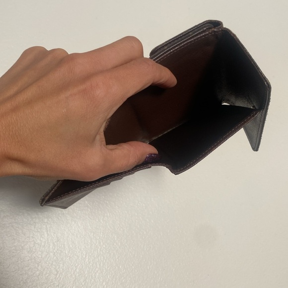 LOUIS VUITTON Mini Lin Denim
Compact Wallet - Picture 7 of 11